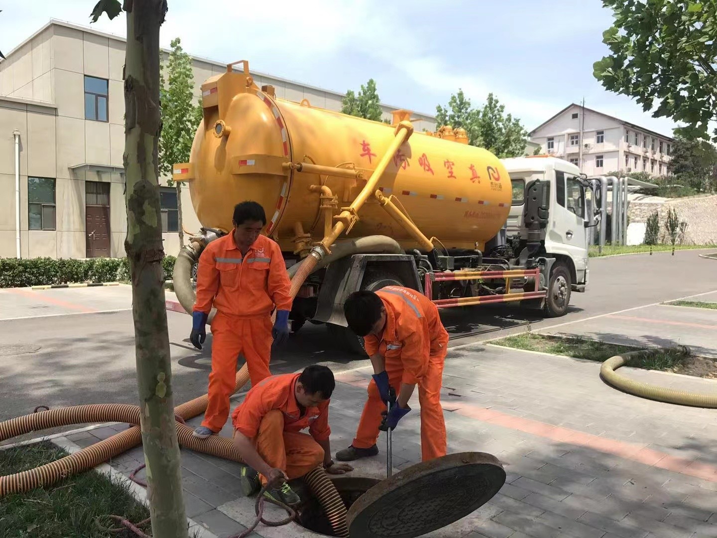 东台化粪池清理与5-8吨吸粪车施工效率分析